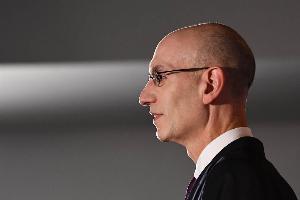 相比杀伐果断的斯特恩 萧华略显柔和 这次他能带联盟度过危机吗？