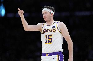 比肩湖人名宿！里夫斯：我可能不值得拥有这一切 他们都特别伟大