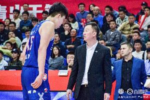 刘维伟辟谣杨瀚森不热身！媒体人：身边人说的你不信 网上随便信