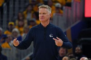 不敌残阵步行者！媒体人：这些年碰到弱的阵容勇士就是太浪