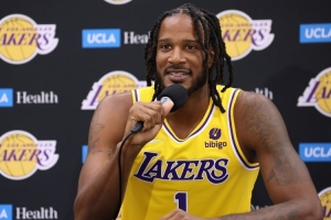 阿里扎：打球时每晚都会全力以赴地防守对方最好的球员